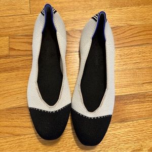 NWOT ROTHY’S the flat Rounded toe ballet flats black cream tuxedo size 10